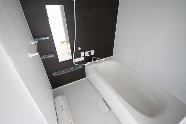 バス・シャワールーム　※参考写真　105号室の室内写真です。色・設備等の違いや反転