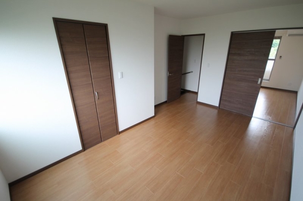 その他部屋・スペース　※参考写真　105号室の室内写真です。色・設備等の違いや反転