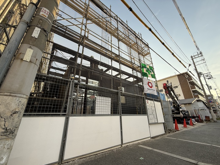 建物外観　建築中