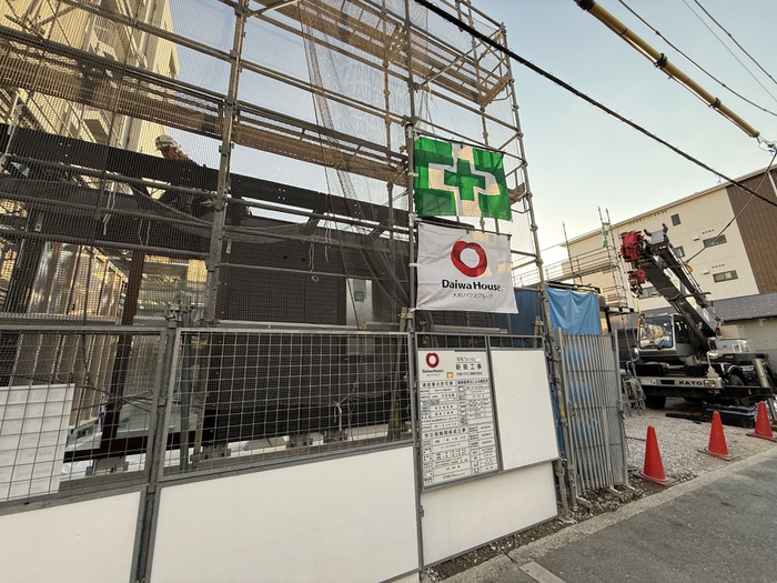 建物外観　建築中
