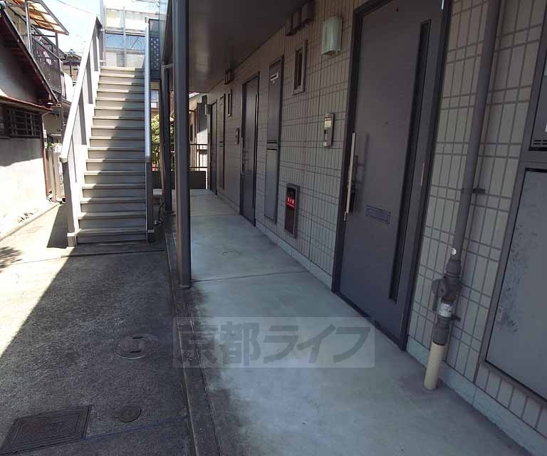 その他　階段と廊下です