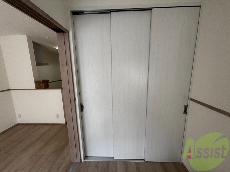 収納　洋室のクローゼット。広さは十分そうです。