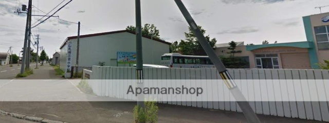 小学校　札幌三育小学校（小学校）まで963m