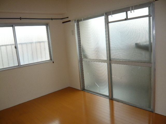 居室・リビング　二面斜光