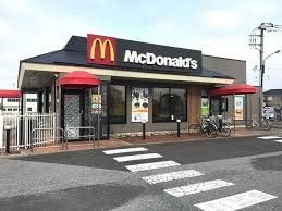 飲食店　マクドナルド4号線越谷店（飲食店）まで1100m