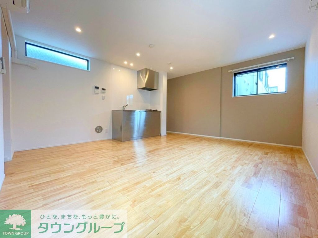 居室・リビング　★採光面が大きく明るいお部屋です★