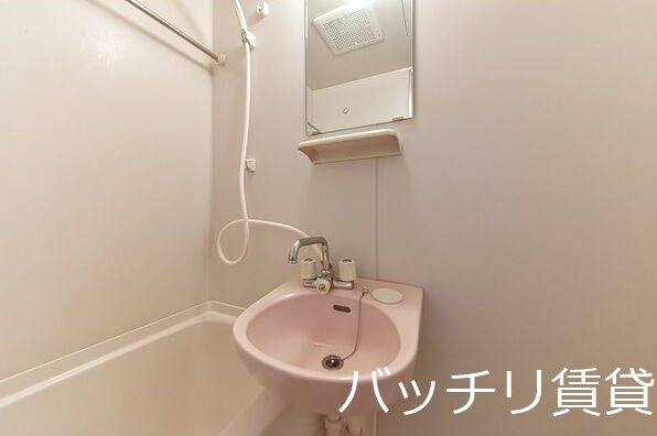 洗面設備　別室写真の為、現状を優先いたします。