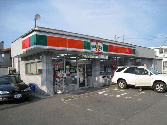 コンビニ　サンクス日野三沢店（コンビニ）まで446m