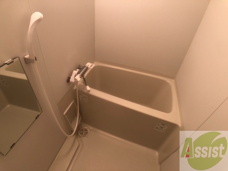 バス・シャワールーム　ユニットバスです。疲れを癒すのに欠かせませんね！