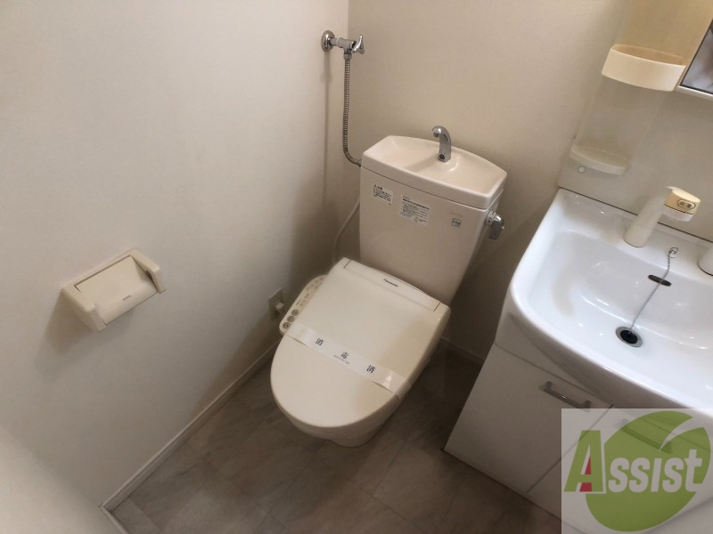 トイレ　ウォシュレット機能がついたトイレ。安心して使用できますね。