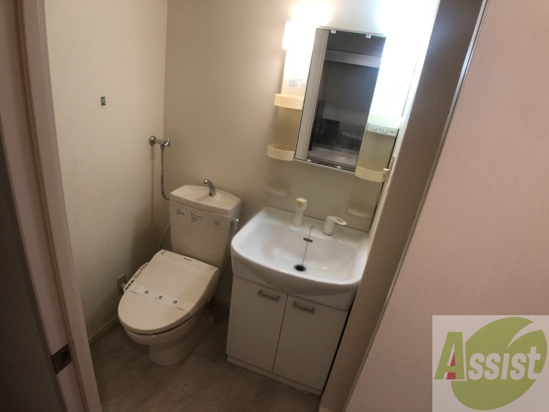 洗面設備　こちらに洗面台があります。朝の洗顔はこちらで。