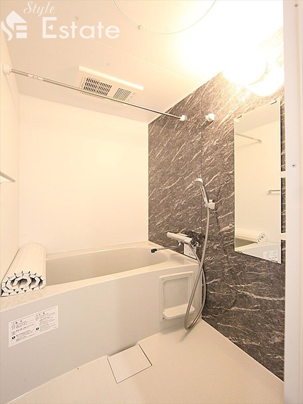 バス・シャワールーム　バスルーム