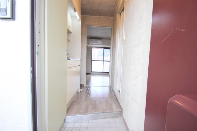 その他部屋・スペース　玄関からキッチンスペース