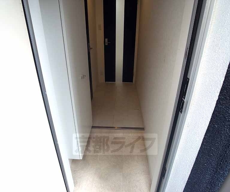 玄関　ゆったりとした玄関スペースです。