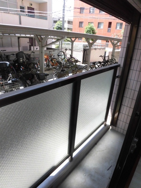 バルコニー　他号室の写真になります。