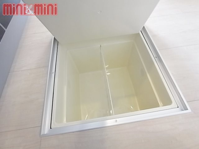 その他　キッチンスペースに床下収納