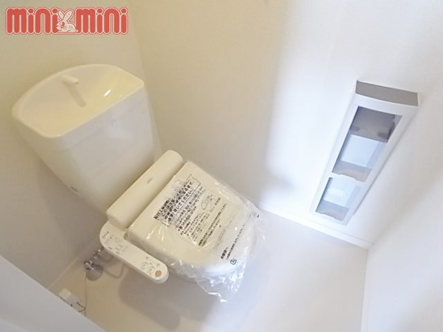 トイレ　洗浄暖房便座付のトイレ