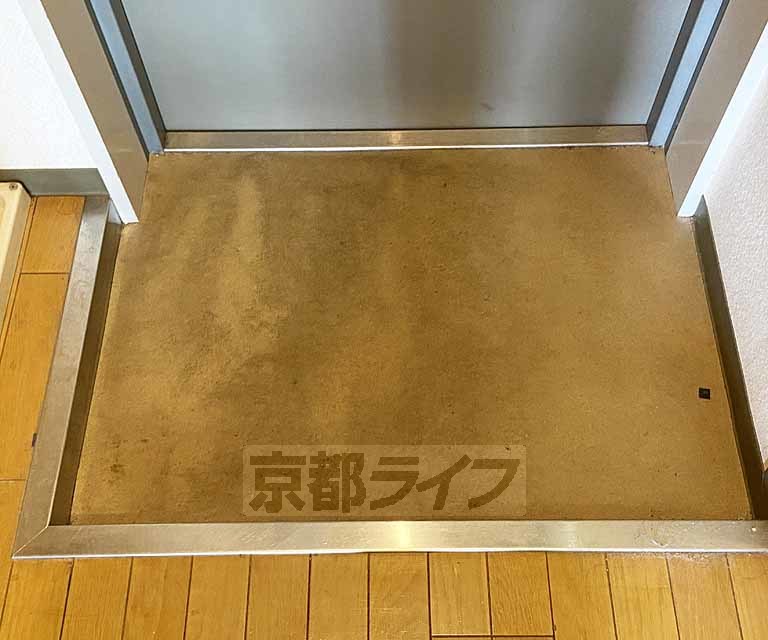 玄関　大きな段差がありません