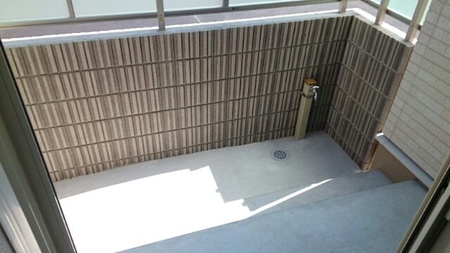 バルコニー　テラス