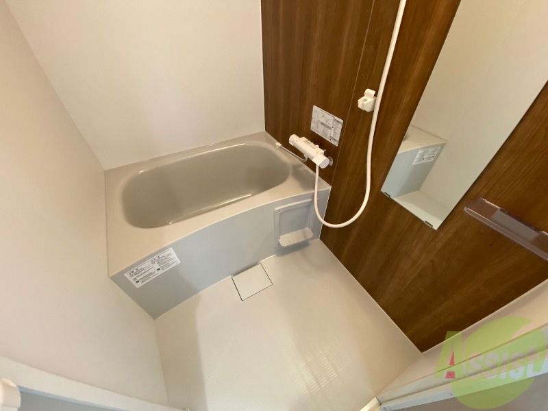 バス・シャワールーム　お風呂になります。一日の疲れを癒してくださいね。