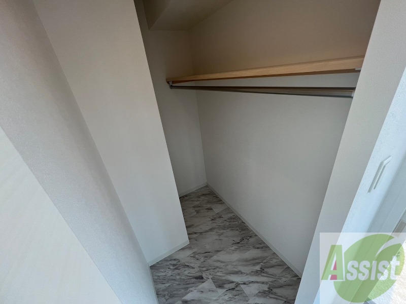 収納　寝室の収納です。部屋がすっきり片付きます。