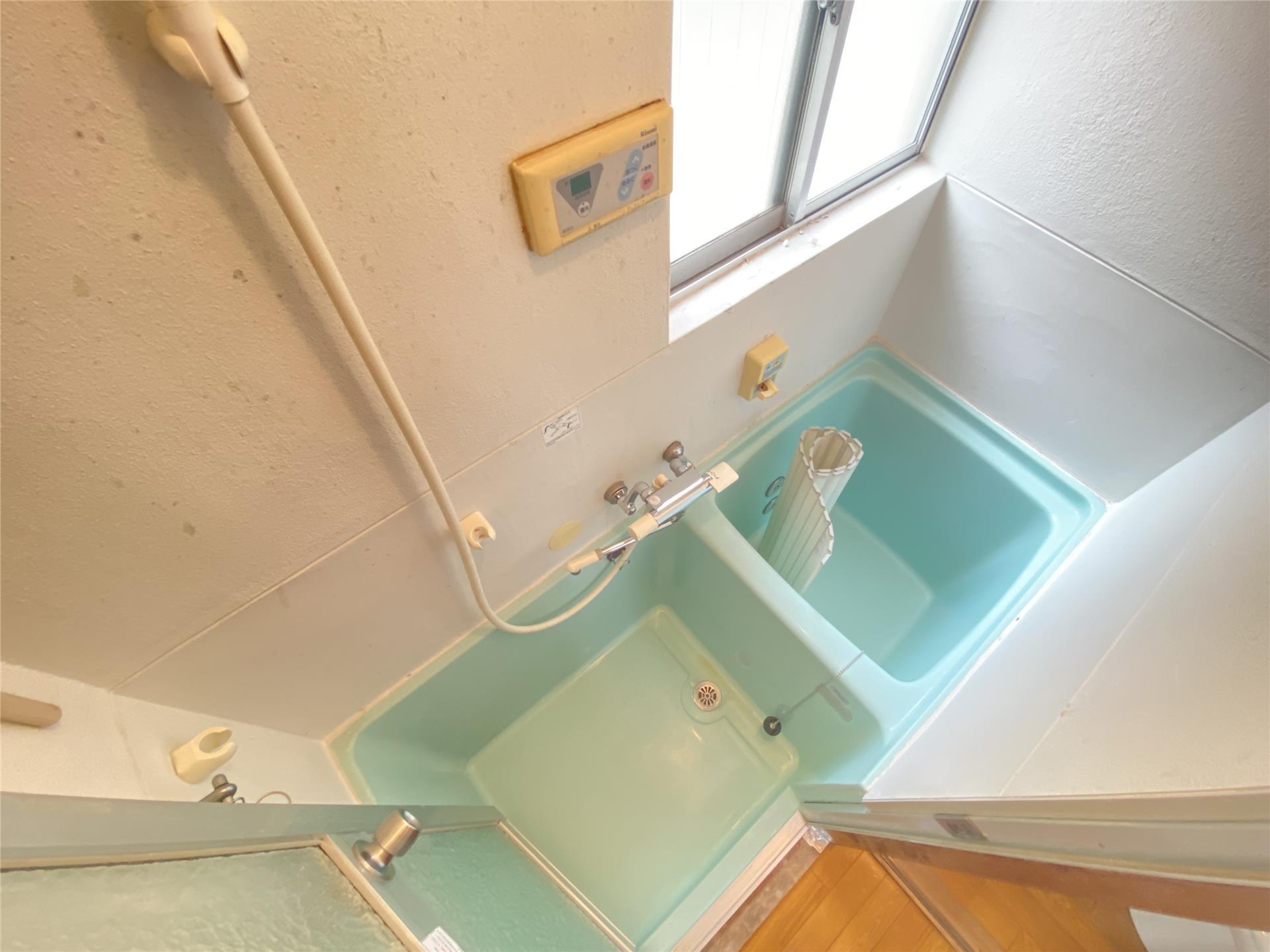 バス・シャワールーム　水色でかわいいカラーの浴室です♪