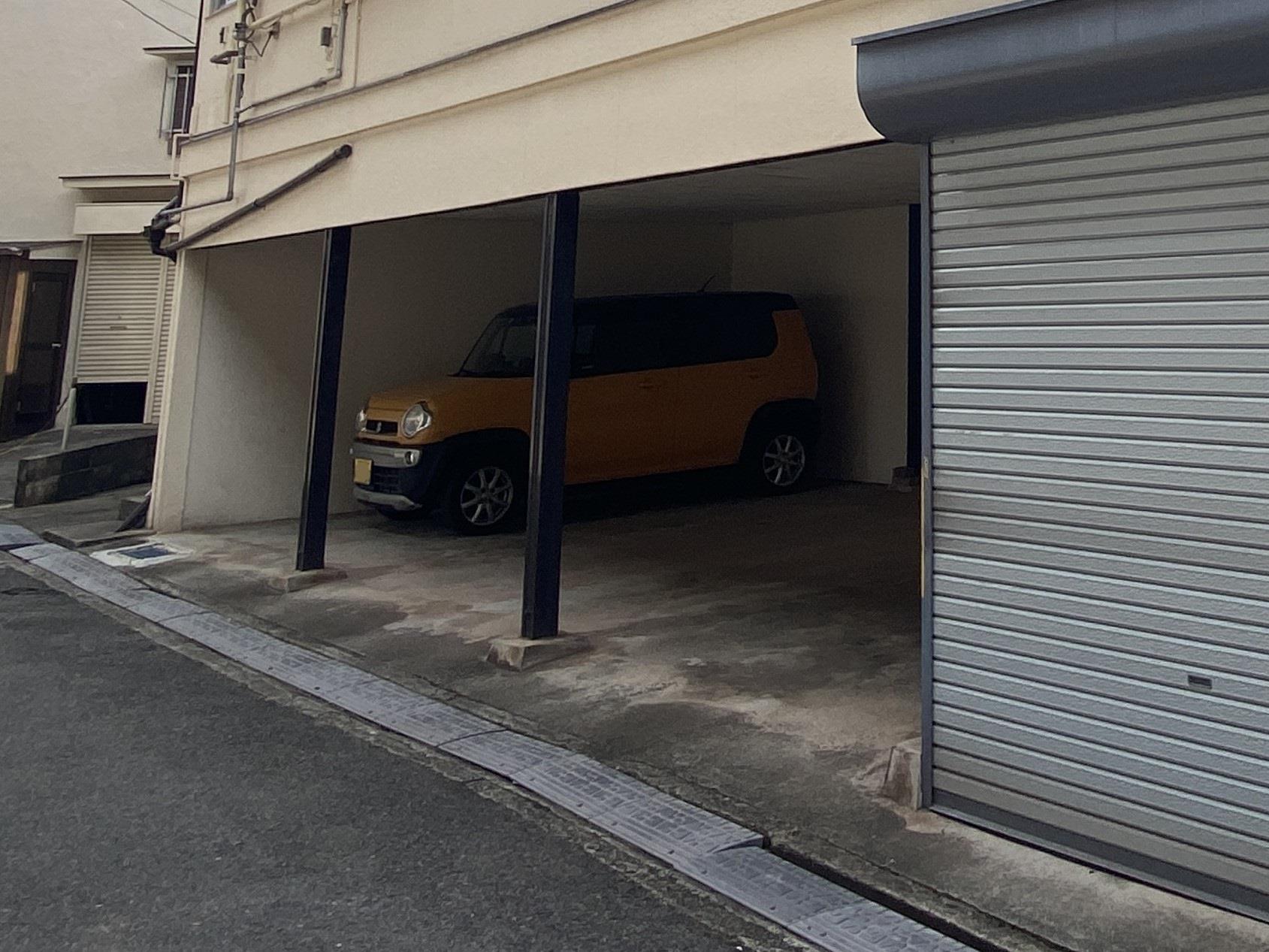 駐車場　1階部分が駐車場になっています♪