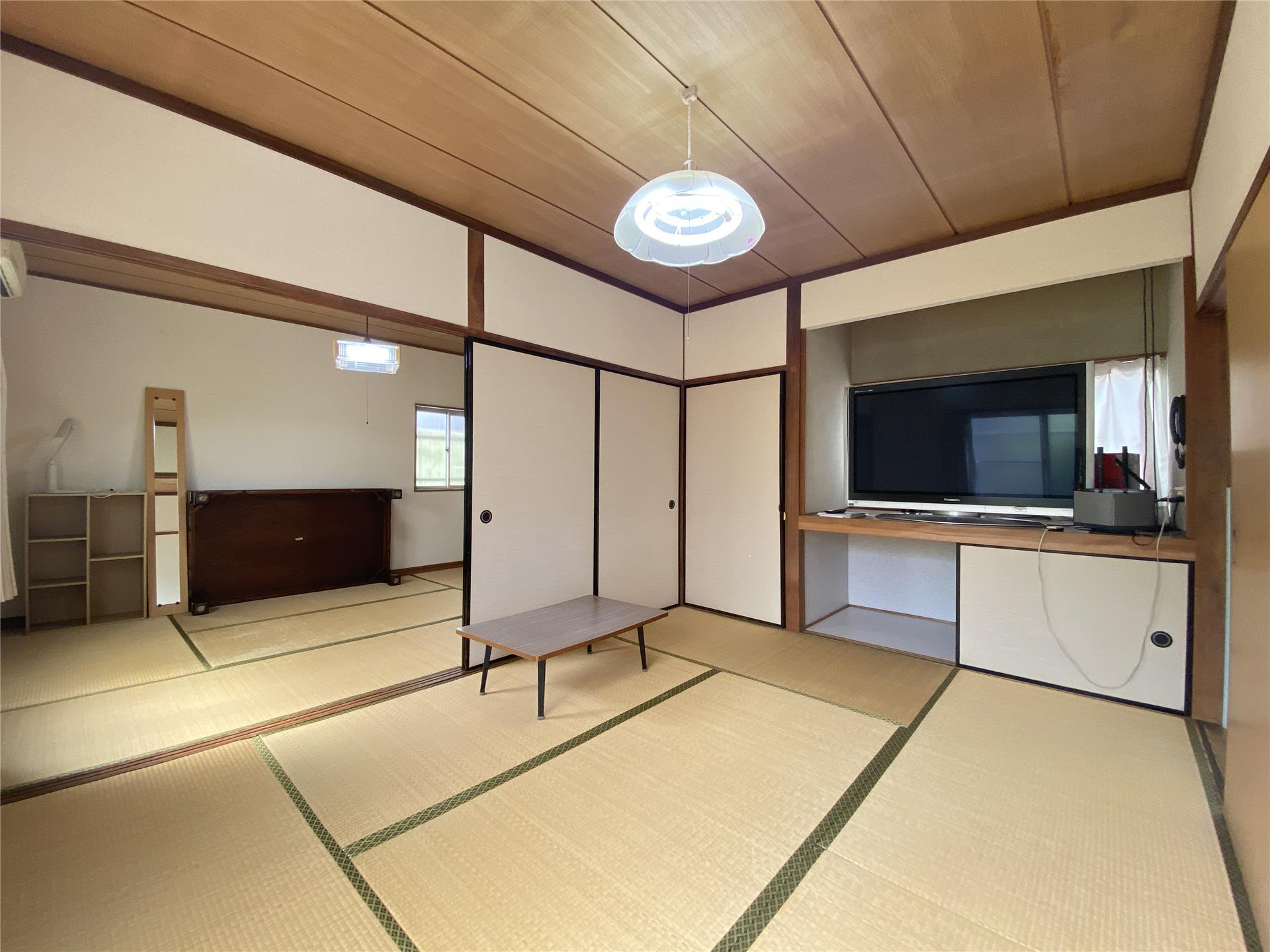居室・リビング　TV付き！ゆっくりと過ごせる和室6帖♪