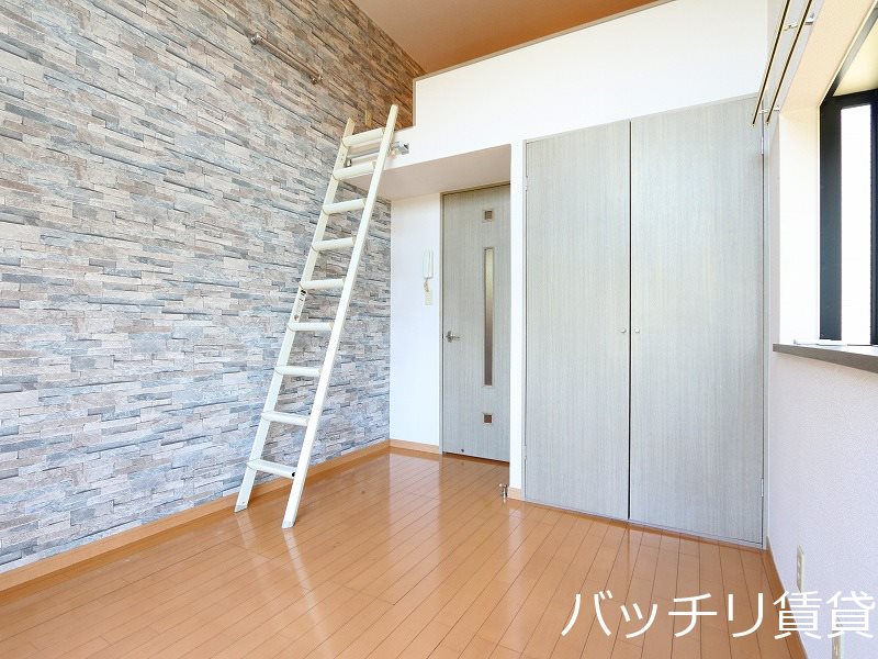 居室・リビング　別号室タイプの為、現状を優先致します。