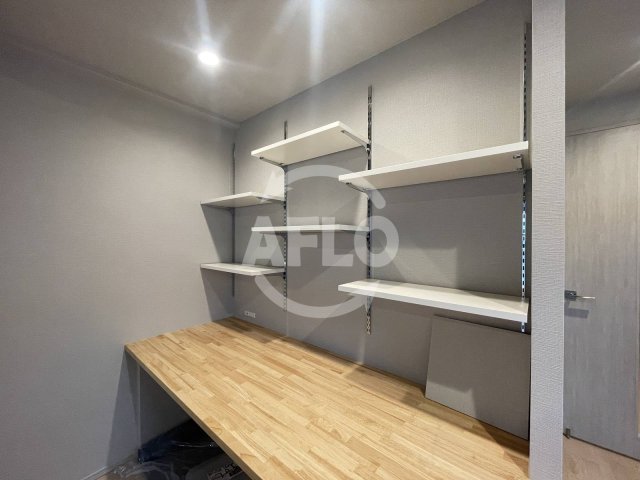 その他設備　スプランディット福島WEST　デスク