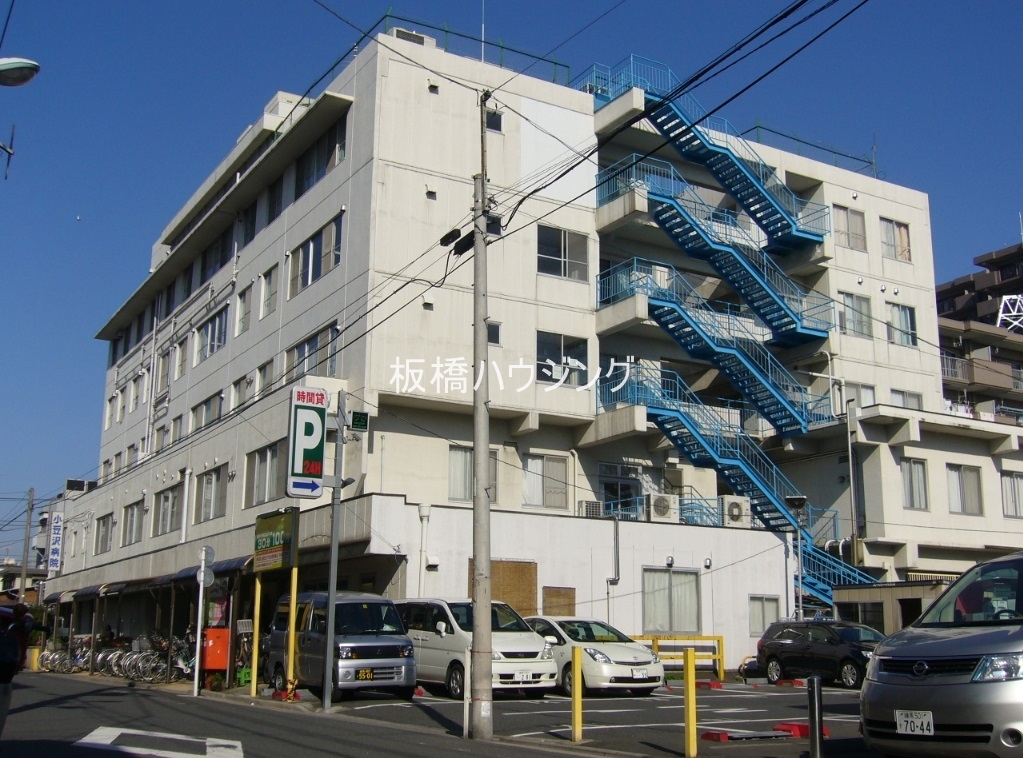 病院　医療法人財団健康文化会小豆沢病院（病院）まで196m