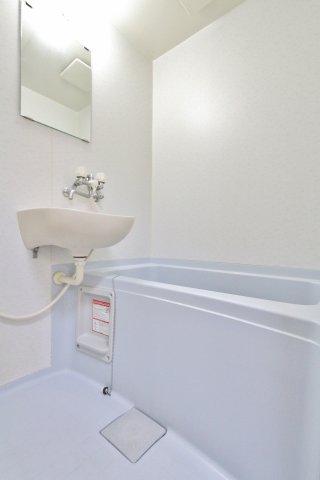 バス・シャワールーム　参考写真（同物件別部屋）