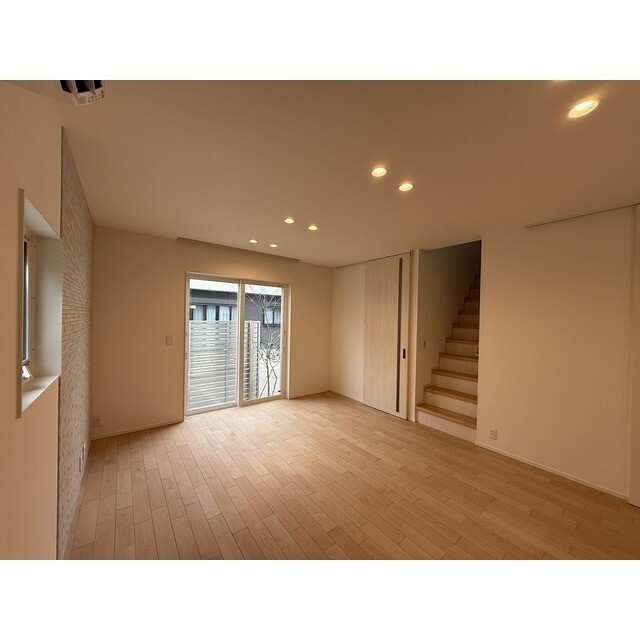 居室・リビング　別号室の写真です。