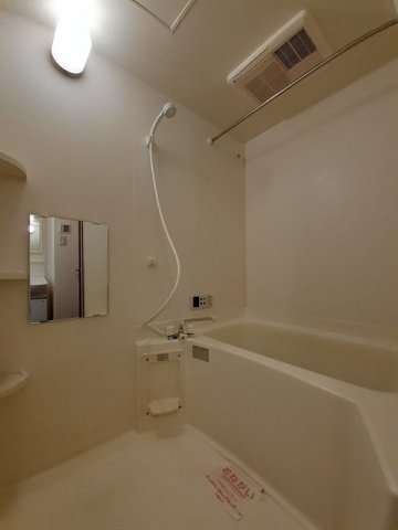 バス・シャワールーム　ゆったり過ごせるお風呂です