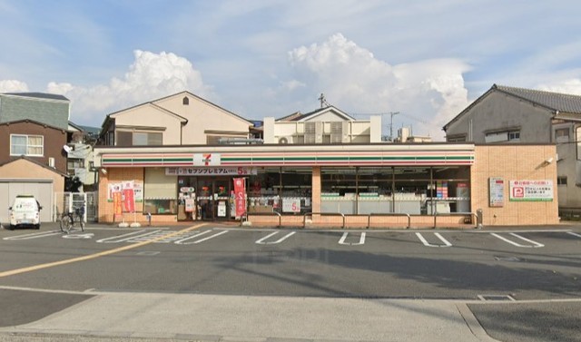 コンビニ　セブンイレブン　大阪三国本町2丁目店（コンビニ）まで457m