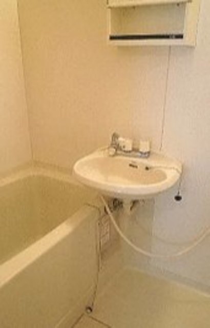 洗面設備　リフォーム前参考画像