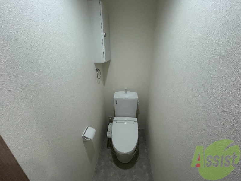 トイレ　トイレはウォシュレット機能付きです。安心して使用できますね。