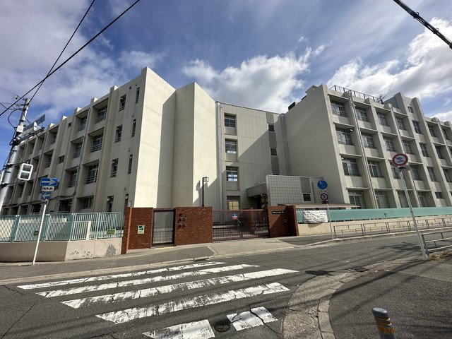 小学校　大阪市立歌島小学校（小学校）まで555m