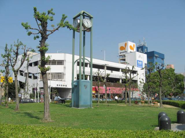 スーパー　グルメシティ深井駅前店（スーパー）まで645m