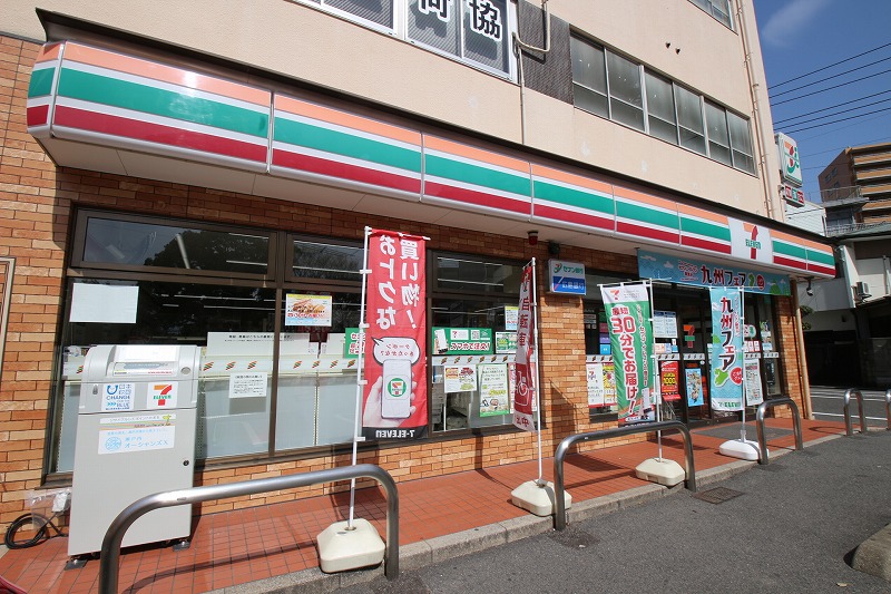 コンビニ　セブンイレブン広島横川新橋西店（コンビニ）まで380m