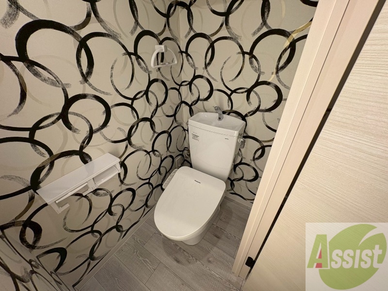 トイレ　シャワートイレになっているので快適です！