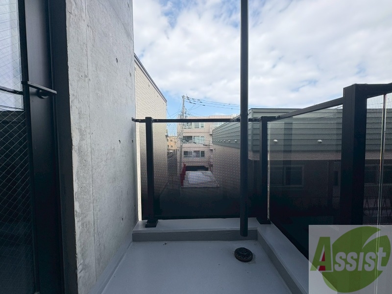 バルコニー　バルコニーが付いていますので一息ついてみてはいかがですか。