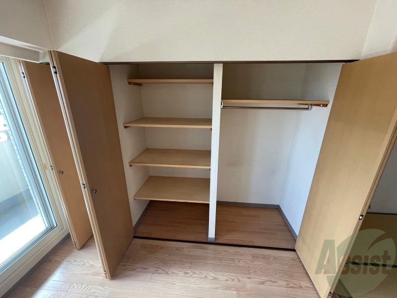 収納　寝室の収納です。部屋がすっきり片付きます。