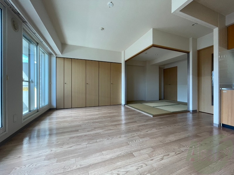 居室・リビング　広々としたリビングですね。使い勝手がよさそうですね！