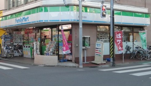 コンビニ　ファミリーマート（コンビニ）まで177m