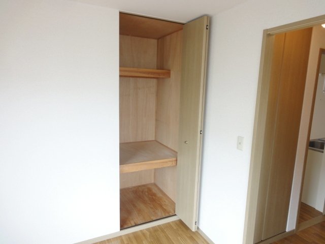 収納　同物件別号室のものです。