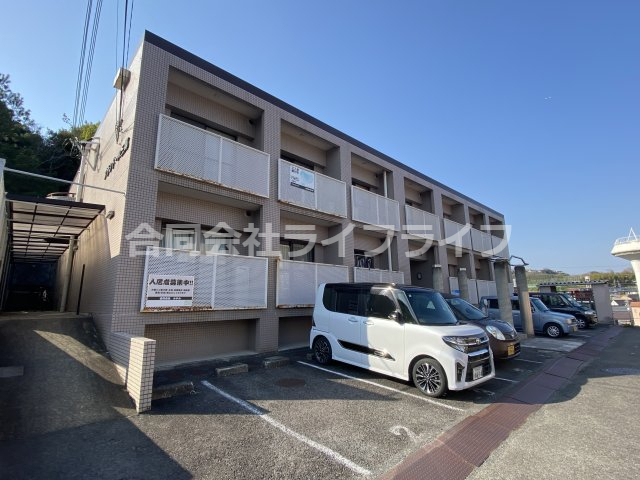 建物外観　落ち着いた雰囲気の外観です
