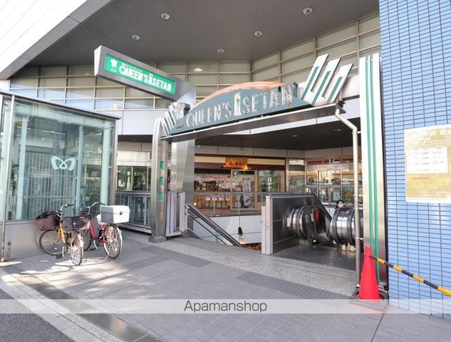 スーパー　クイーンズ伊勢丹　新高円寺店（スーパー）まで379m