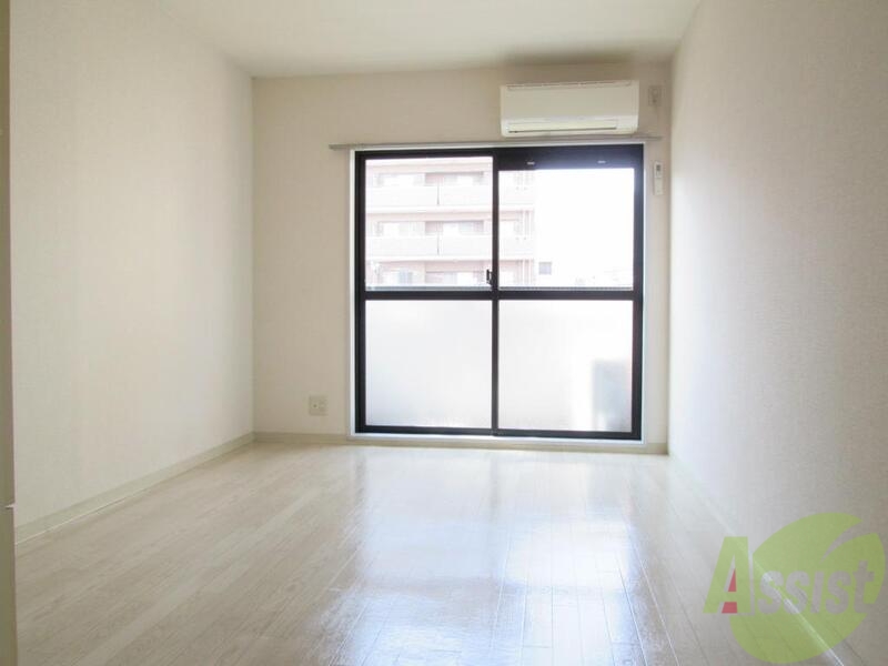 その他部屋・スペース　前が抜けている為十分な採光があります。