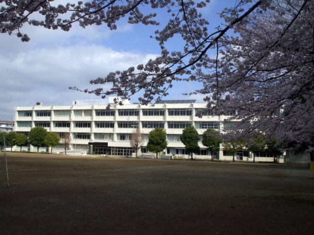 小学校　多摩市立貝取小学校（小学校）まで1043m